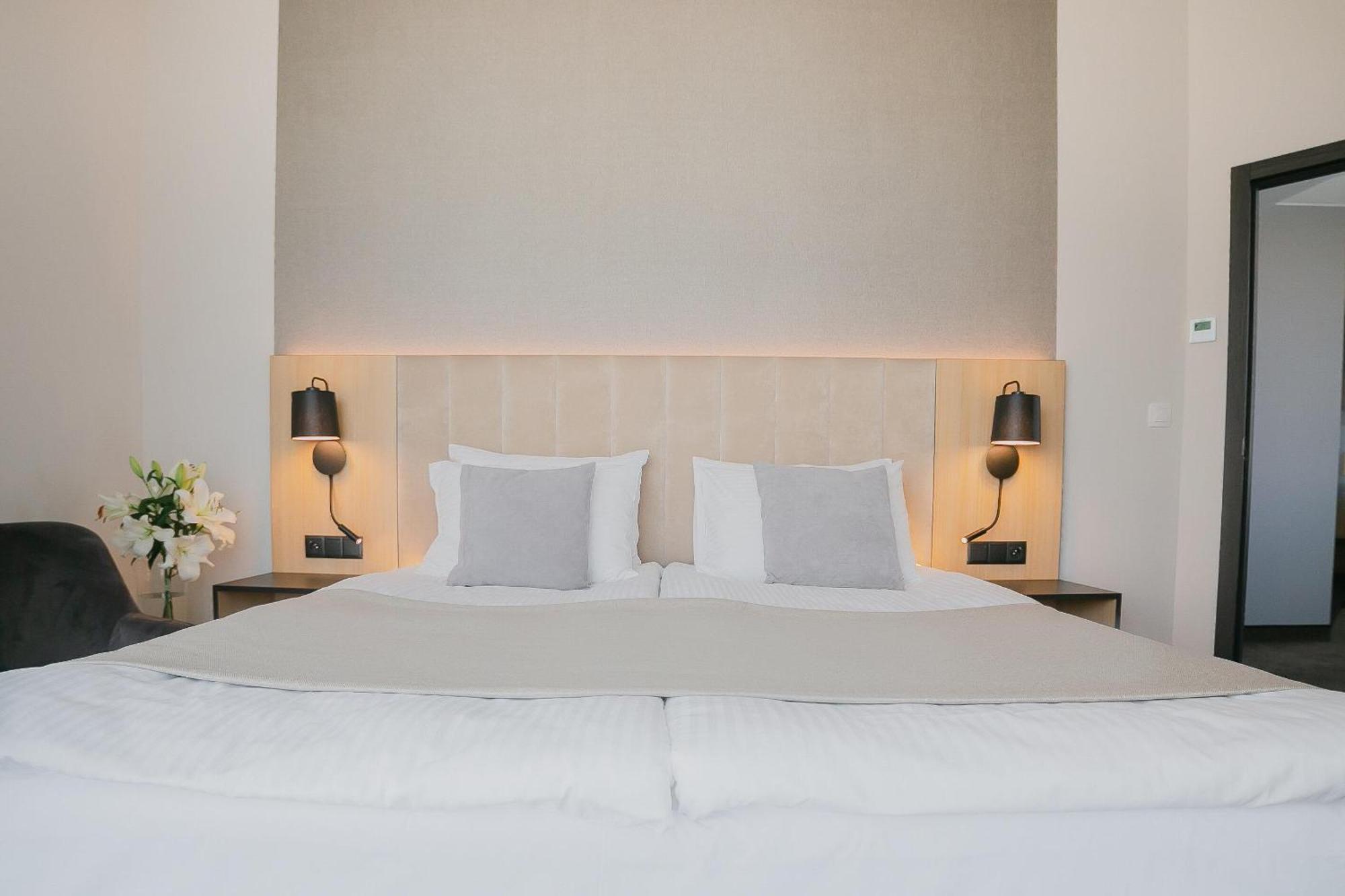 Standard King Room,1743369847:JPEG